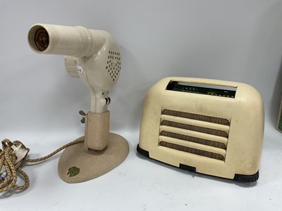 Lot 1440 - A Late 1930s KB Orean Bakelite Radio (the...