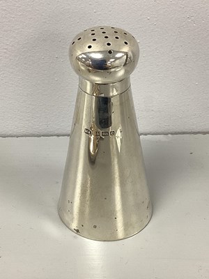 Lot 8 - A Stylish Edwardian Hallmarked Silver Conical...