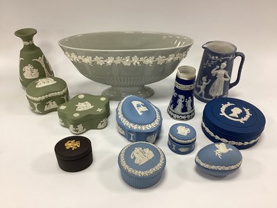 Lot 1218 - Wedgwood Jasperware Lidded Trinket Display and...