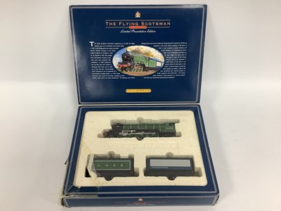 Lot 694 - A Hornby OO Gauge #R098 Flying Scotsman with...