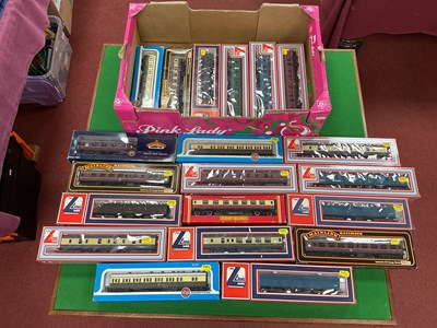 Lot 366 - Twenty boxed 00 gauge coaches by Lima, Hornby,...