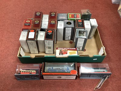 Lot 425 - Twenty Four 1:76 Scale Diecast Model Buses and...