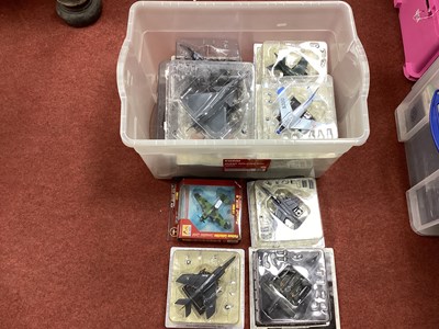 Lot 468 - Fifteen Diecast / Plastic Model Military...