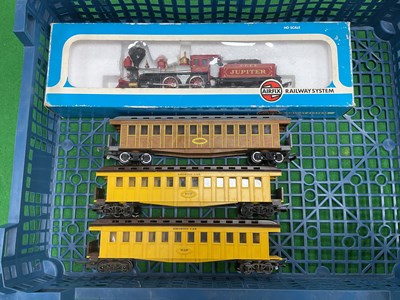 Lot 598 - An 00/HO old time American train comprising...