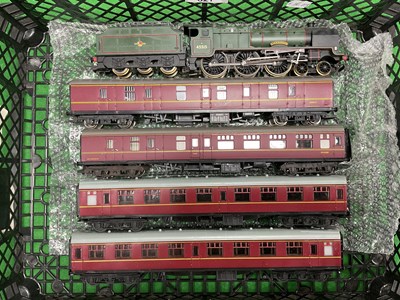 Lot 621 - An 00 gauge Hornby express train, comprising...
