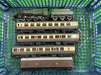 Lot 554 - An 00 gauge Great Western train comprising...