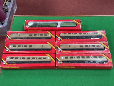 Lot 557 - A Hornby 00 gauge LNER "Flying Scotsman" train...