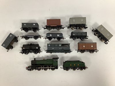 Lot 502 - An 00 gauge Great Western goods train,...