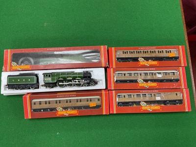 Lot 519 - A Hornby 00 gauge LNER Flying Scotsman train...