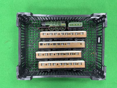 Lot 363 - A Hornby 00 gauge LNER passenger train,...