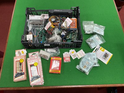 Lot 609 - A quantity of model railway electrical and...