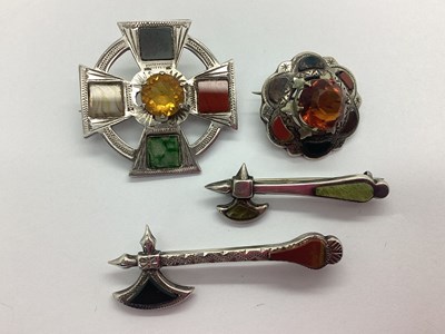 Lot 141 - A Victorian Scottish Hardstone Inset Brooch,...