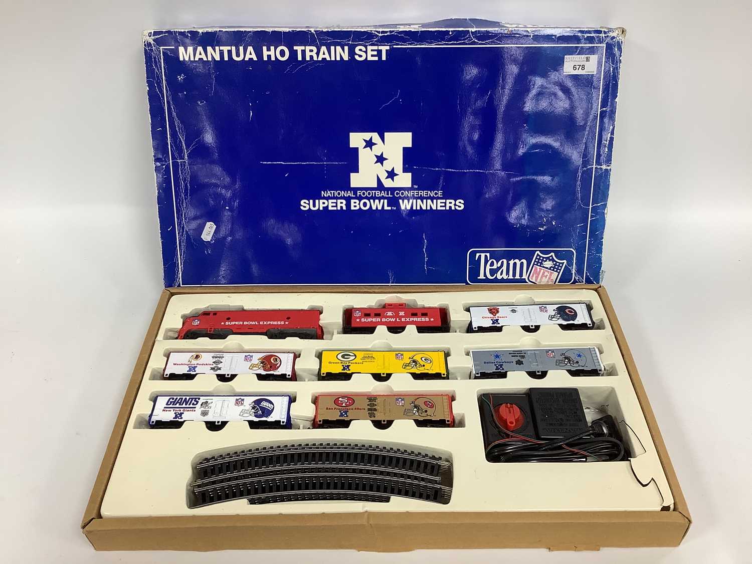 Lot 678 - A boxed Mantua HO scale "Superbowl Winners"...