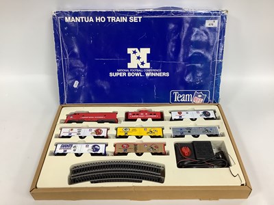 Lot 678 - A boxed Mantua HO scale "Superbowl Winners"...