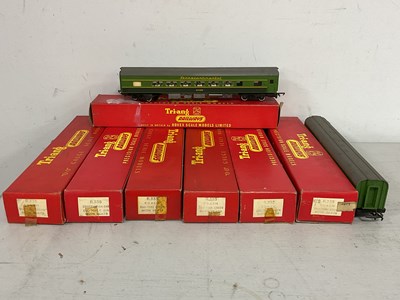 Lot 544 - Seven Triang OO Gauge Duo Tone Green...