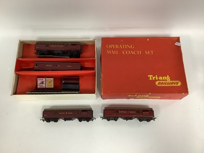 Lot 503 - A boxed Triang operating Mail Coach set with...