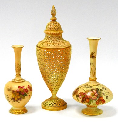 Lot 1070 - A Grainger and Royal Worcester Porcelain...