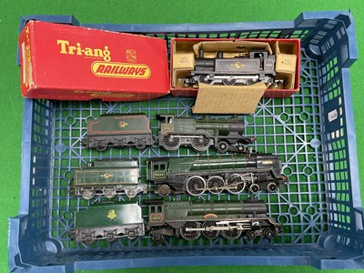 Lot 595 - Four Triang 00 gauge locomotives: a "Britannia"...