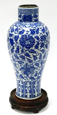 Lot 1082 - A XIX Century Chinese Porcelain Vase, of...