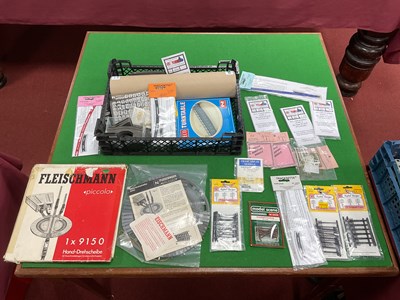 Lot 624 - A Fleischmann N gauge turntable and a quantity...