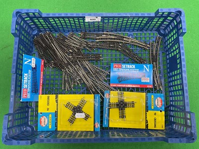 Lot 600 - Twenty Five N Gauge Points, Track Section...