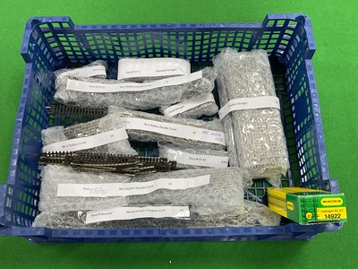 Lot 550 - A Quantity of N Gauge / 2mm Track sections by...