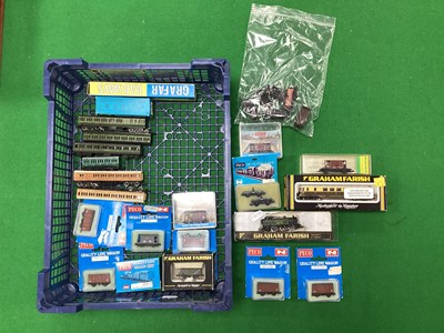 Lot 520 - A Quantity of N Gauge British Outline...