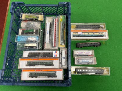 Lot 578 - Nineteen N Gauge Outline Continental Rolling...