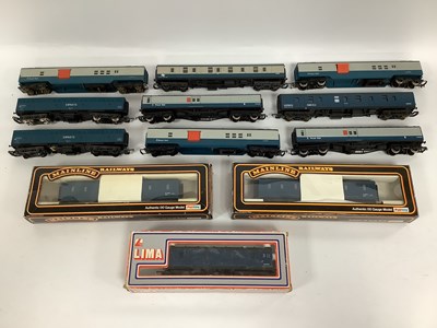 Lot 508 - Twelve 00 gauge BR Blue and Blue-Grey parcels...