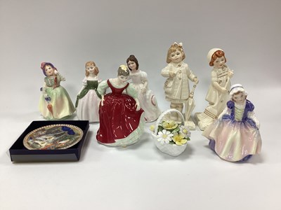 Lot 1233 - Royal Doulton Figurines Ivory Gold Collection,...