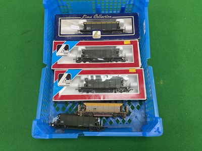 Lot 617 - Five OO Gauge Seacow Hoppers by Lima, Hornby....