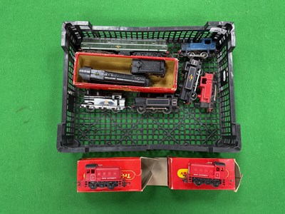 Lot 360 - Nine Triang and Triang-Hornby 00 gauge...