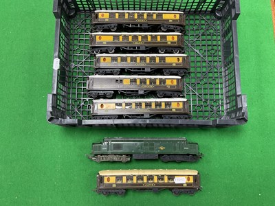 Lot 529 - A Triang OO Gauge Class 37 Diesel Locomotive,...