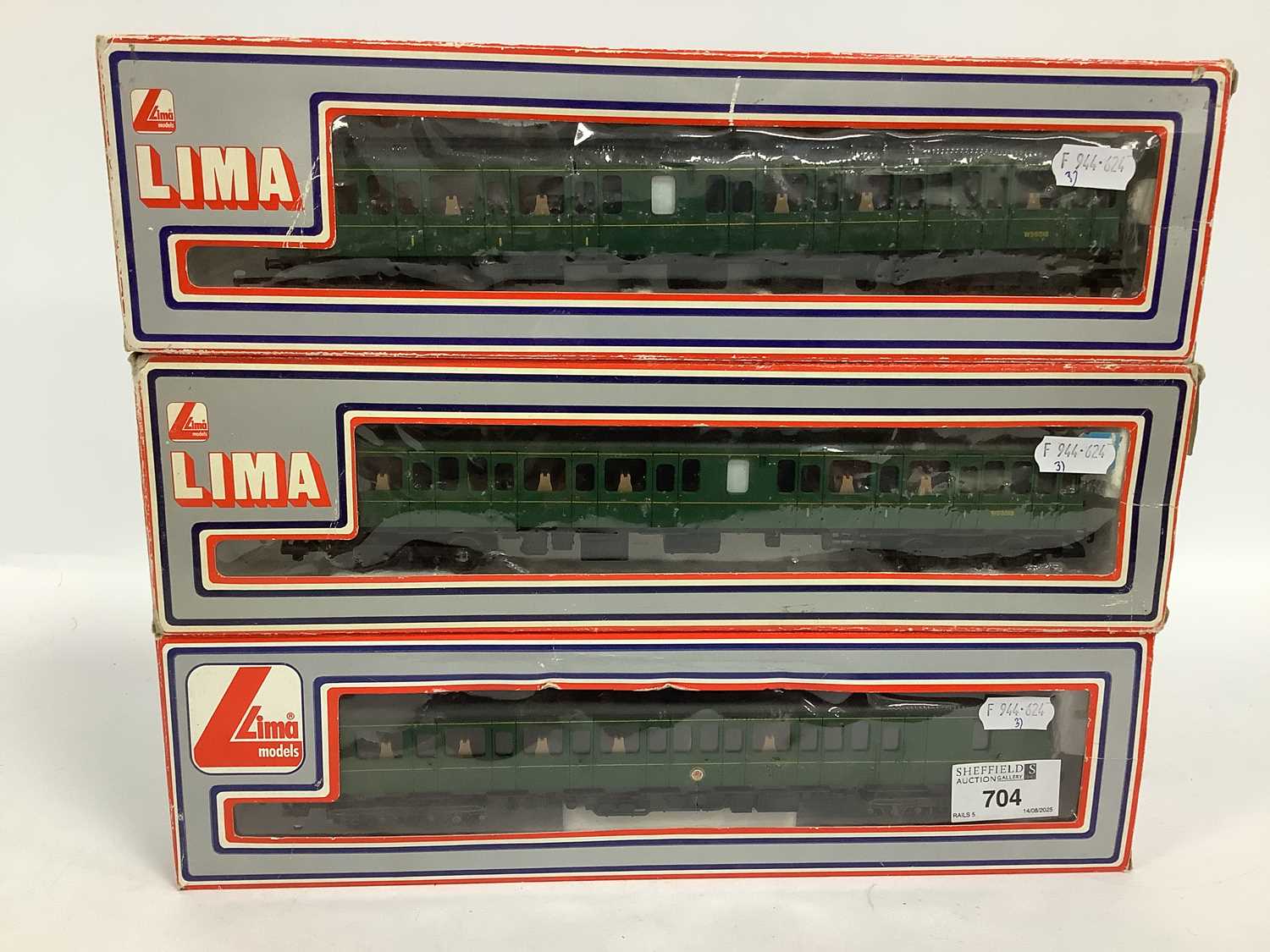 Lot 704 - A Lima OO Gauge BR Green DMU Power Car W51342...