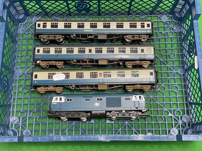 Lot 593 - A Hornby OO Gauge Class 35 Hymek Locomotive,...