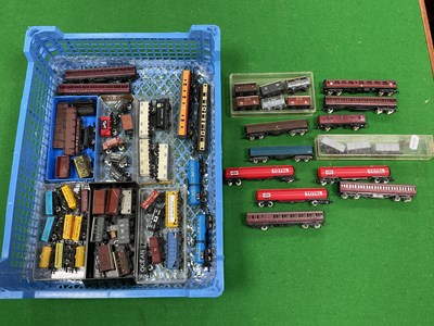 Lot 502 - Sixty Plus 'N'Gauge/2mm Unboxed Items of UK...