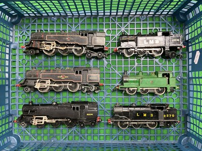 Lot 590 - Six Hornby-Dublo 00 gauge two-rail tank...