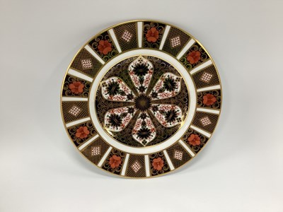 Lot 1174 - Royal Crown Derby Imari 1128 Pattern Cabinet...