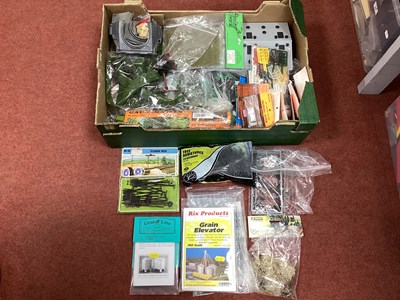 Lot 447 - A large box of OO/HO scenic items including a...