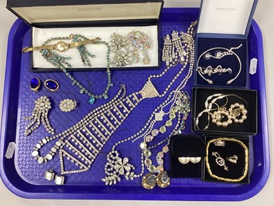 Lot 220 - A Collection of Vintage Diamanté Costume...