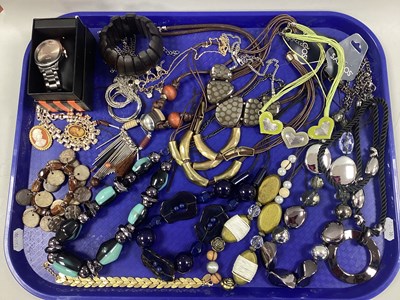 Lot 218 - A Collection of Modern Costume Jewellery, to...