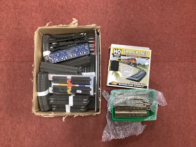 Lot 423 - A Good Selection of Marklin 'HO' Gauge "Start...