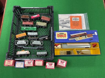 Lot 454 - Twenty-plus Items of Hornby Dublo 'OO'...