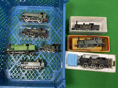 Lot 522 - Eight 'OO' Gauge/4mm Kit Built/Adapted Tank...