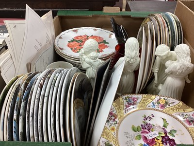 Lot 1071 - A Large Collection of Cabinet Display Plates,...
