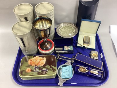 Lot 202 - A Collection of Vintage and Later Items, to...