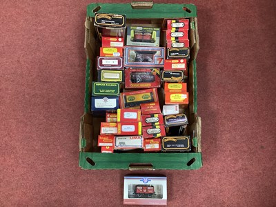 Lot 450 - Approximately thirty-five boxed 00 gauge...