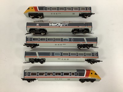 Lot 664 - A Hornby 00 gauge Advanced Passenger Train...