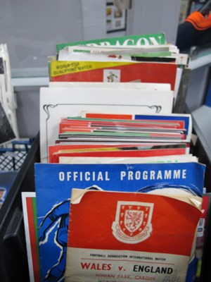 Lot 670 - Wales International Programmes H & A Issues...