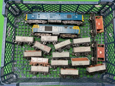 Lot 646 - An 00 gauge BR Blue freight set, including a...